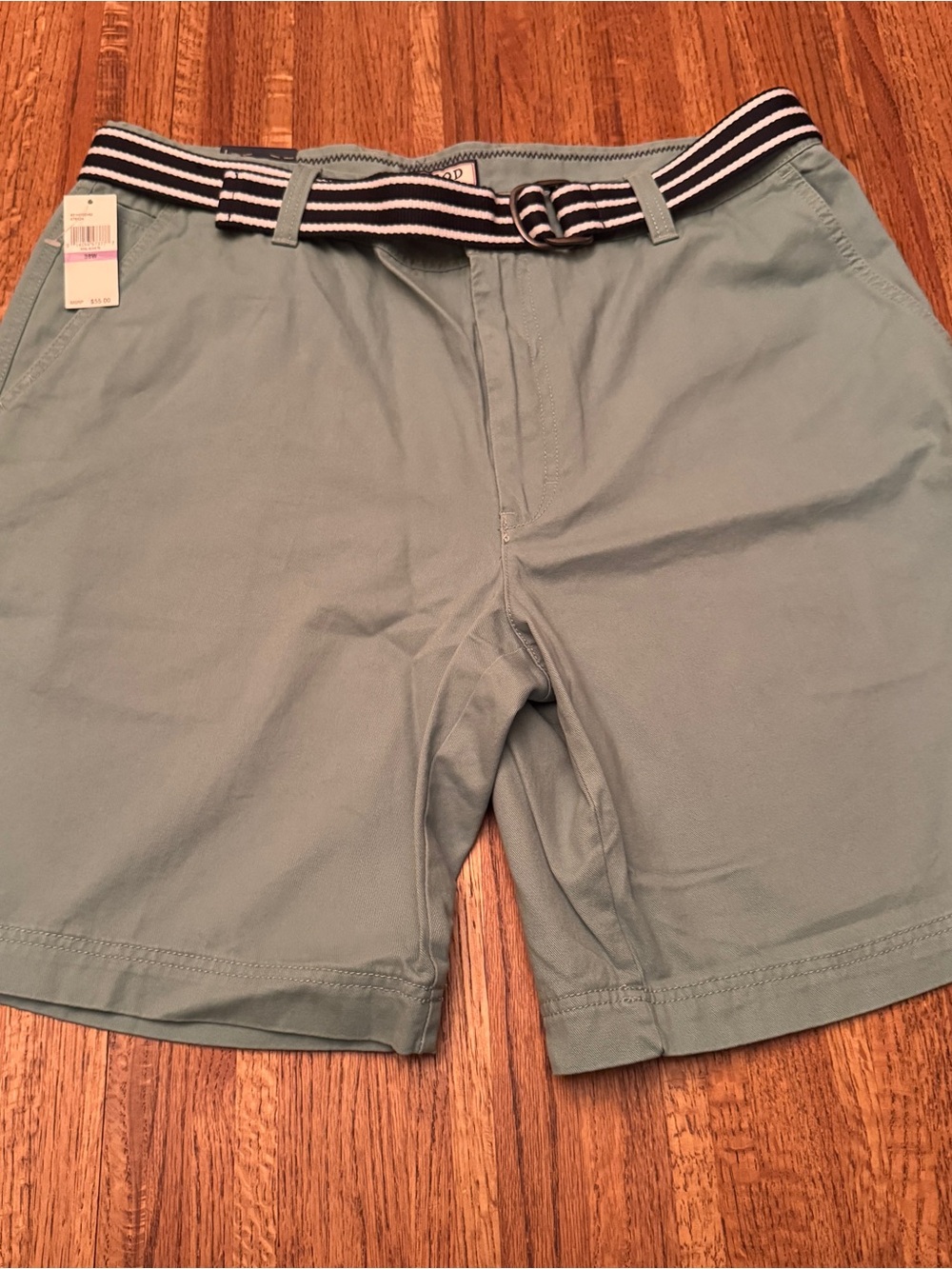 NWT IZOD Men's Flat Front Chino Shorts 38W Malachite Green Included Striped Belt